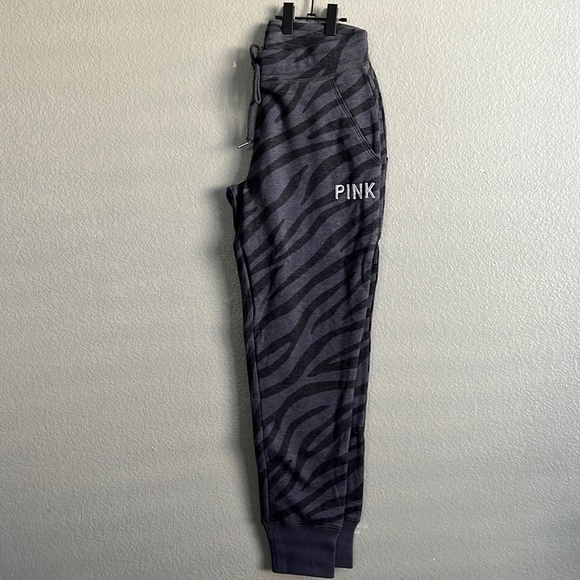 VS Pink Bling large logo gray leopard hoodie & pants set - Picture 4 of 5